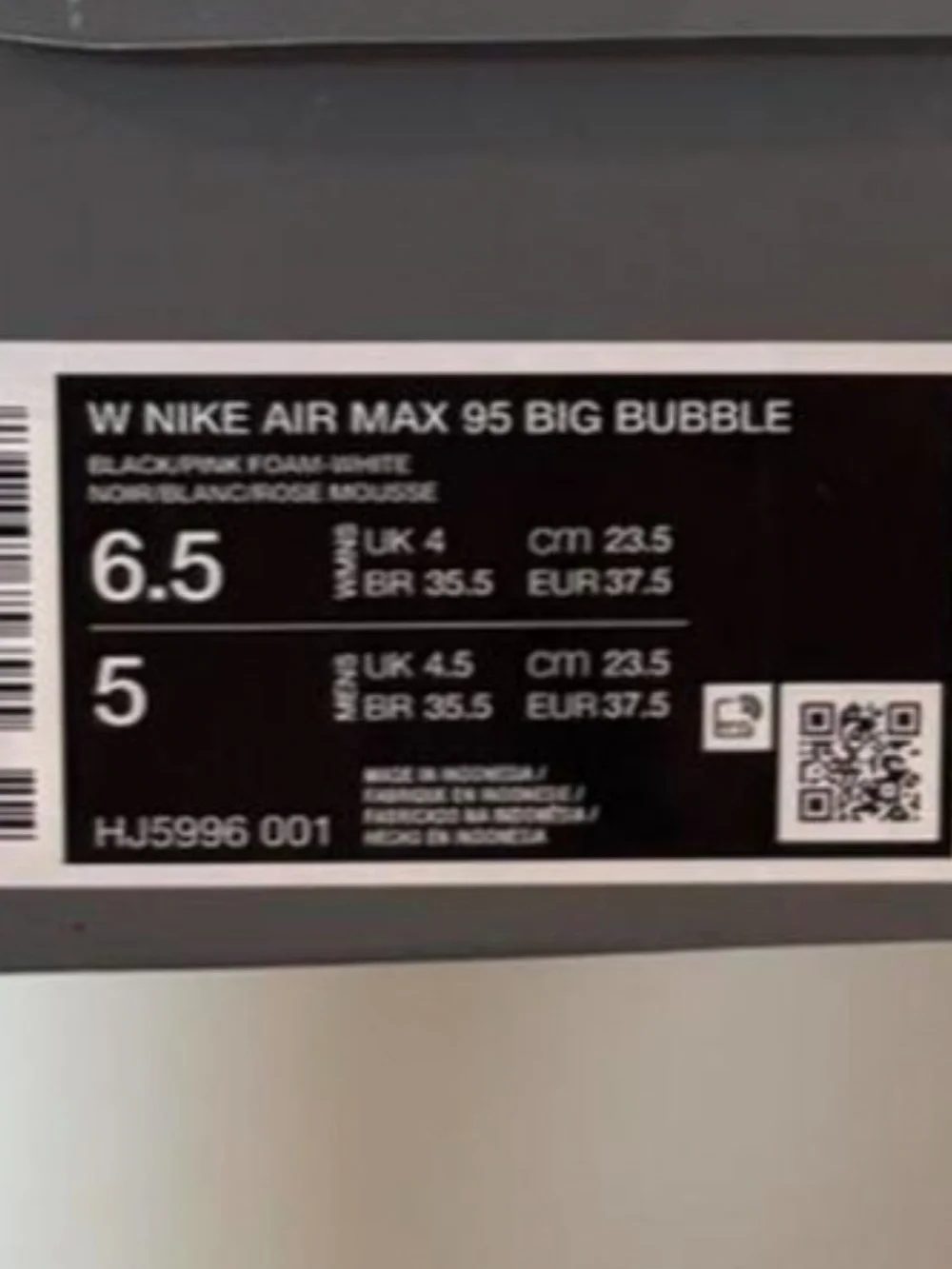 NEVER WORN - Nike Women’s Air Max 95 Sneakers — Gray with Pink Accents